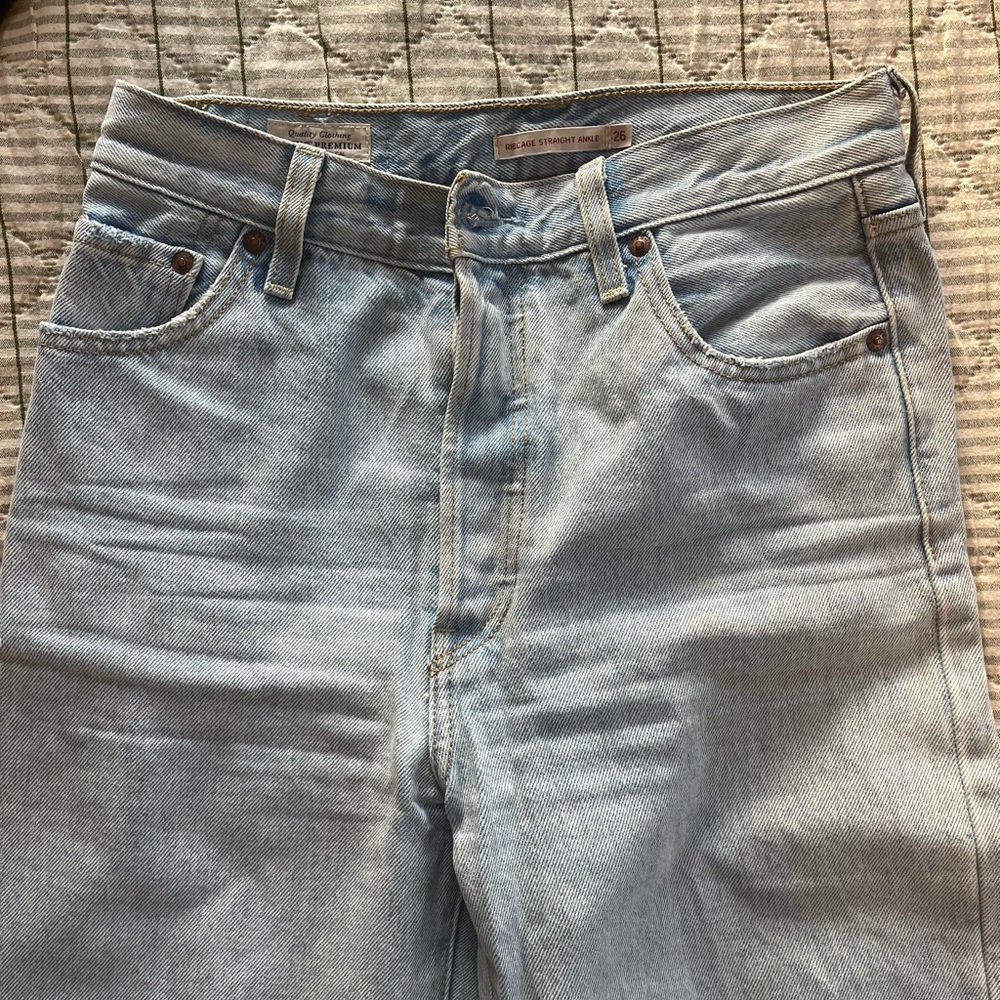 Levi’s Ribcage Straight Ankle Jeans